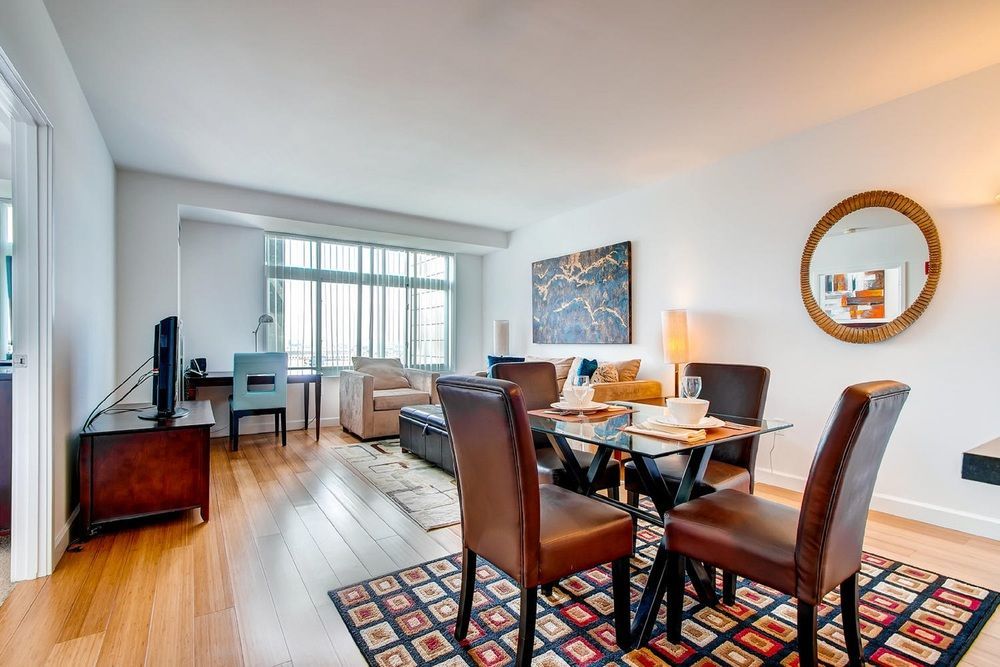 Global Luxury Suites At Kendall West Кеймбридж Екстериор снимка