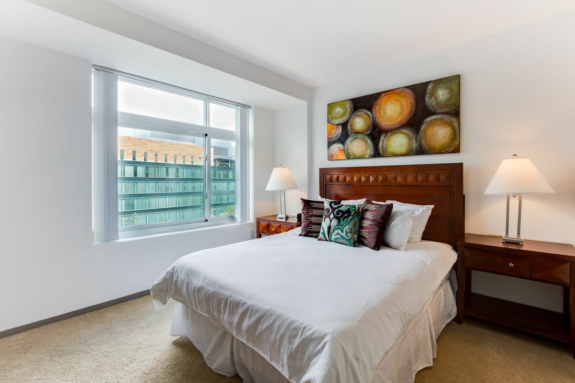 Global Luxury Suites At Kendall West Кеймбридж Екстериор снимка