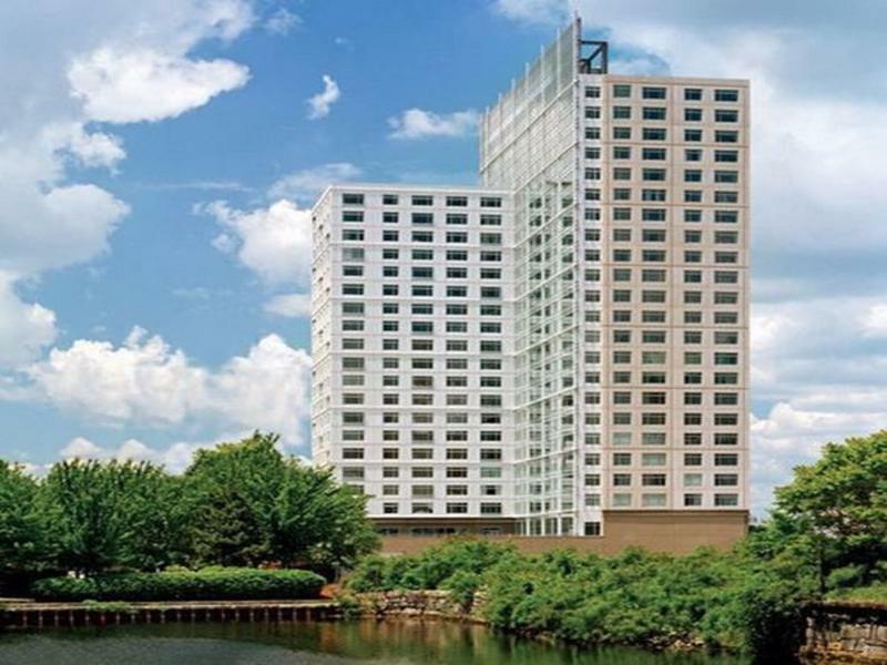 Global Luxury Suites At Kendall West Кеймбридж Екстериор снимка