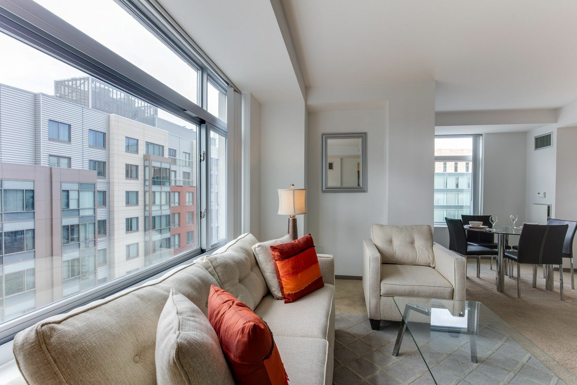 Global Luxury Suites At Kendall West Кеймбридж Екстериор снимка