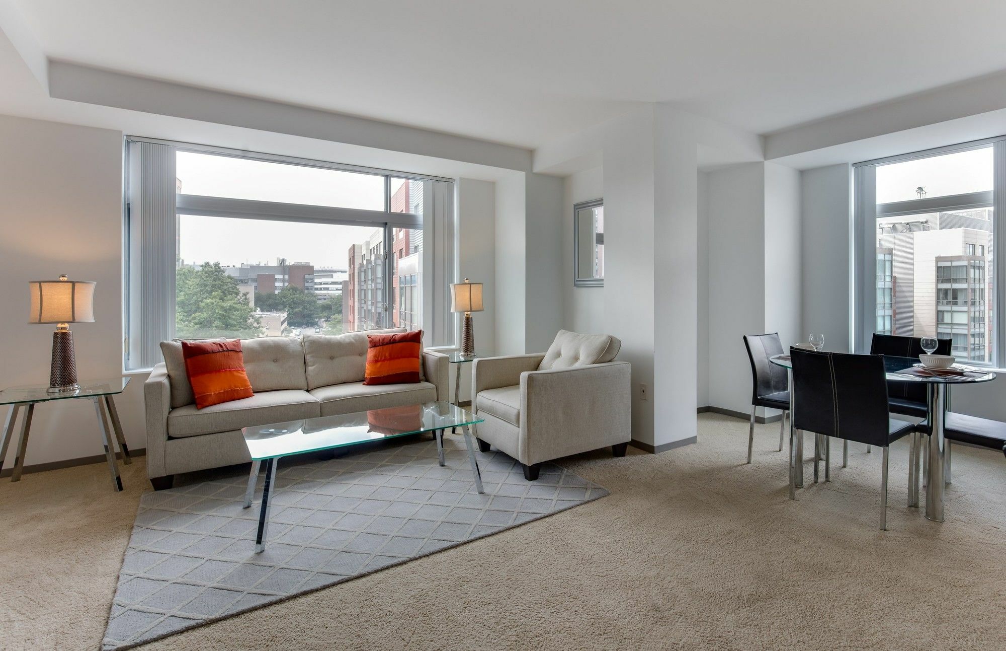 Global Luxury Suites At Kendall West Кеймбридж Екстериор снимка