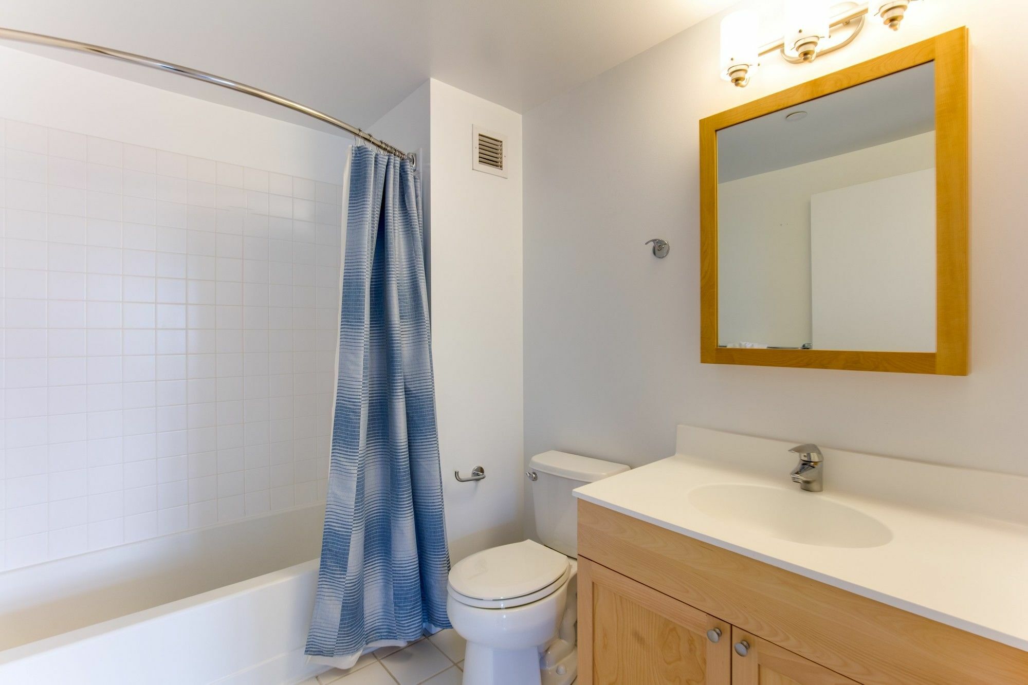 Global Luxury Suites At Kendall West Кеймбридж Екстериор снимка