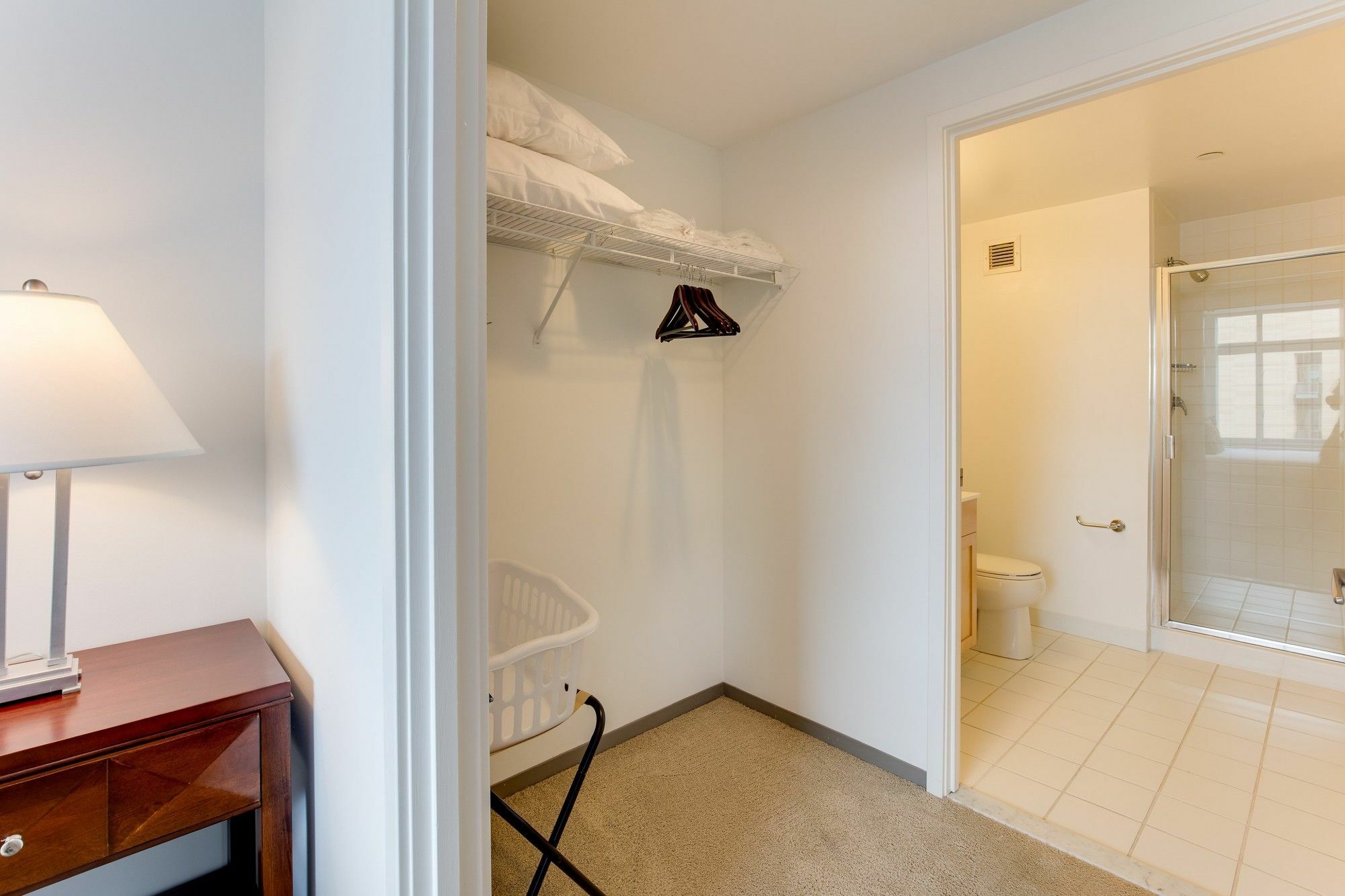 Global Luxury Suites At Kendall West Кеймбридж Екстериор снимка