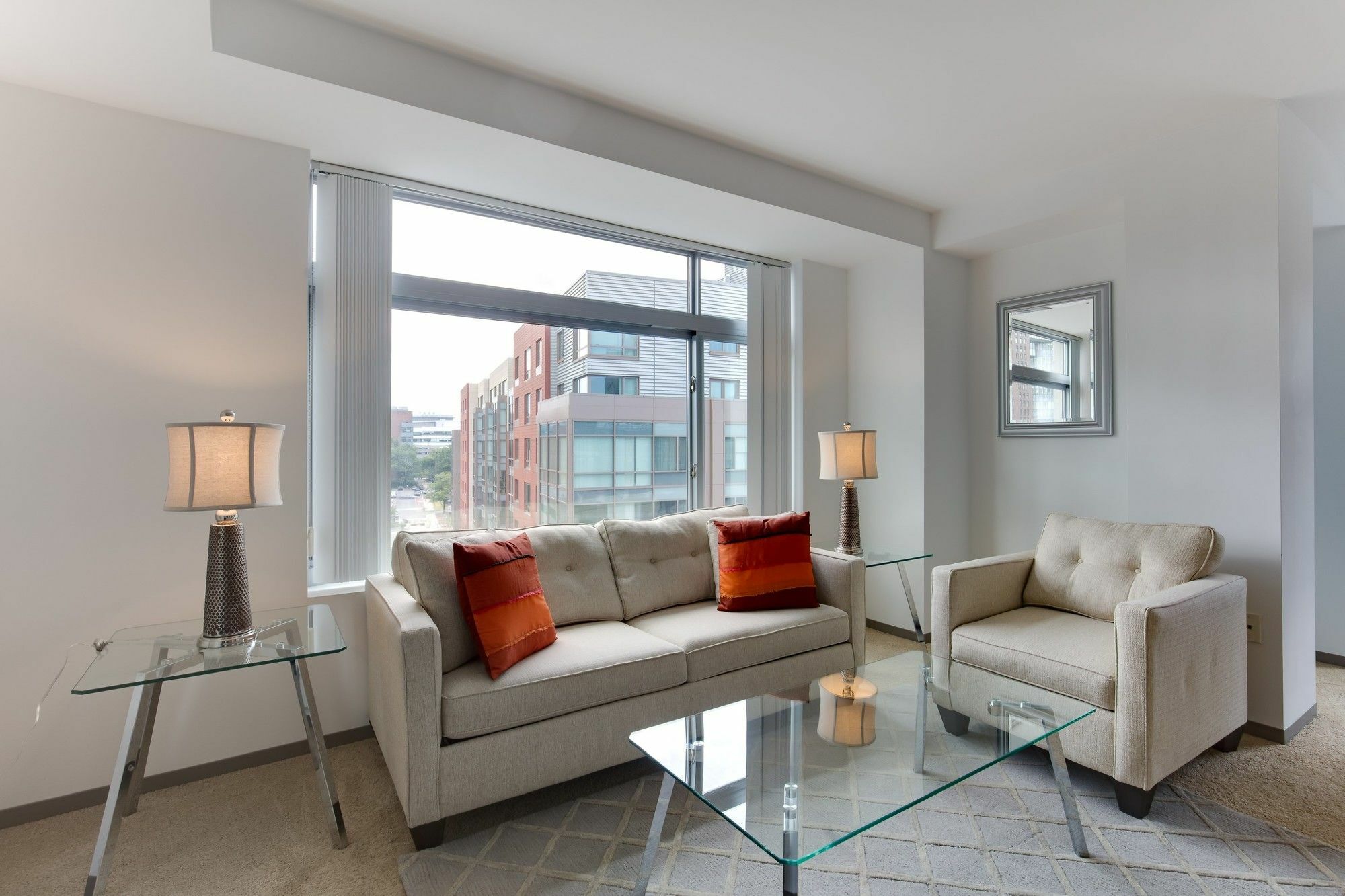 Global Luxury Suites At Kendall West Кеймбридж Екстериор снимка