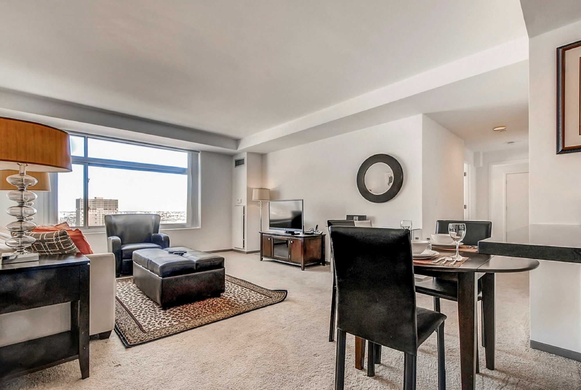Global Luxury Suites At Kendall West Кеймбридж Екстериор снимка